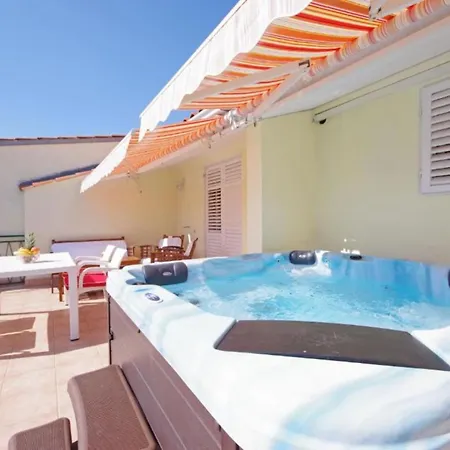 Ribarevi - Three Bedroom With Terrace And Sea View